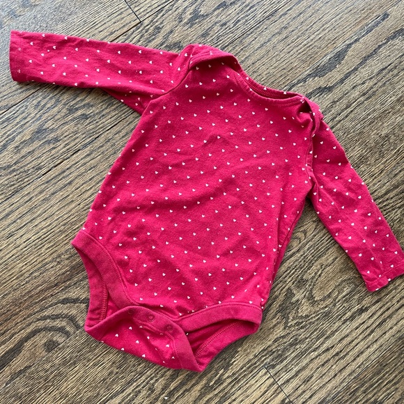 Baby Gap Heart Onesie 3-6 Months - Picture 1 of 3